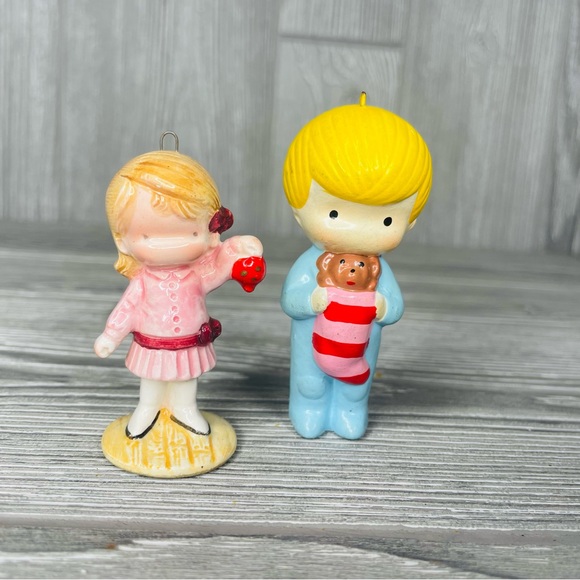 Vintage Christmas Ornament Joan Walsh Anglund for w/  orniment & boy w/ stocking - Picture 2 of 6